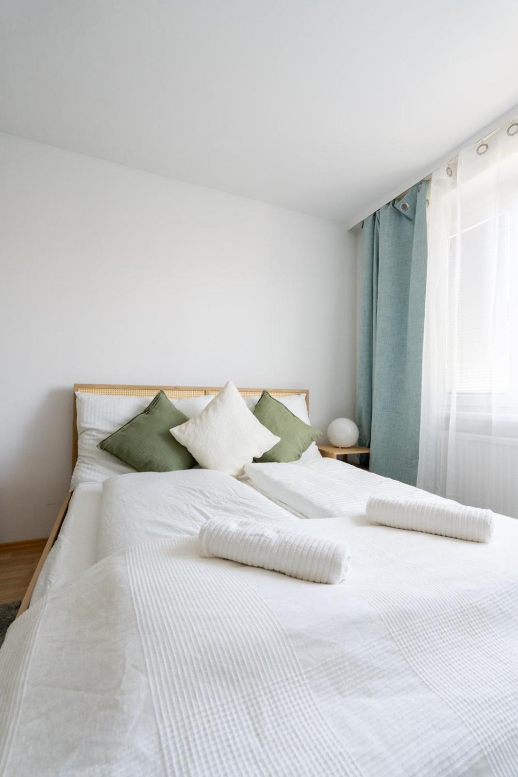 Two Bedrooms - 85 Squaremeters - 4 Min To U6 Dresdner Str فيينا المظهر الخارجي الصورة