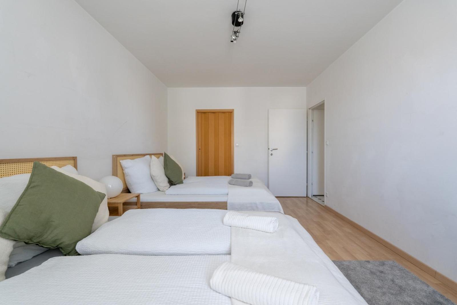Two Bedrooms - 85 Squaremeters - 4 Min To U6 Dresdner Str فيينا المظهر الخارجي الصورة