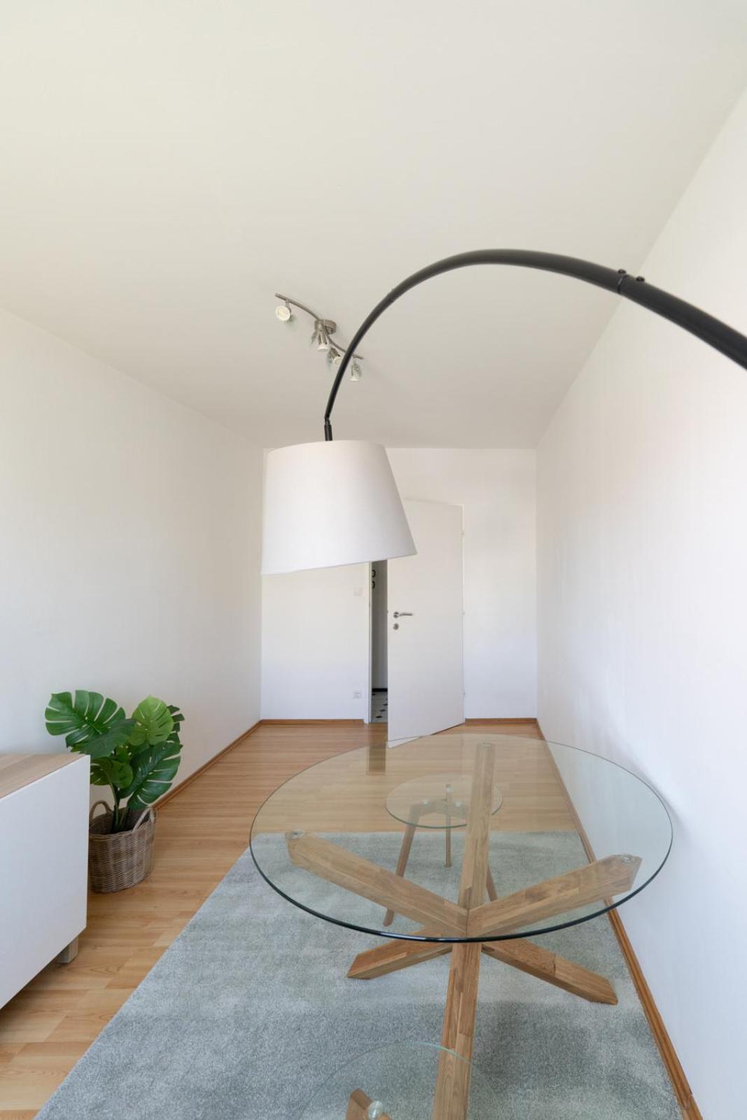 Two Bedrooms - 85 Squaremeters - 4 Min To U6 Dresdner Str فيينا المظهر الخارجي الصورة